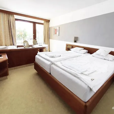 Hotel Am Kurpark 3*